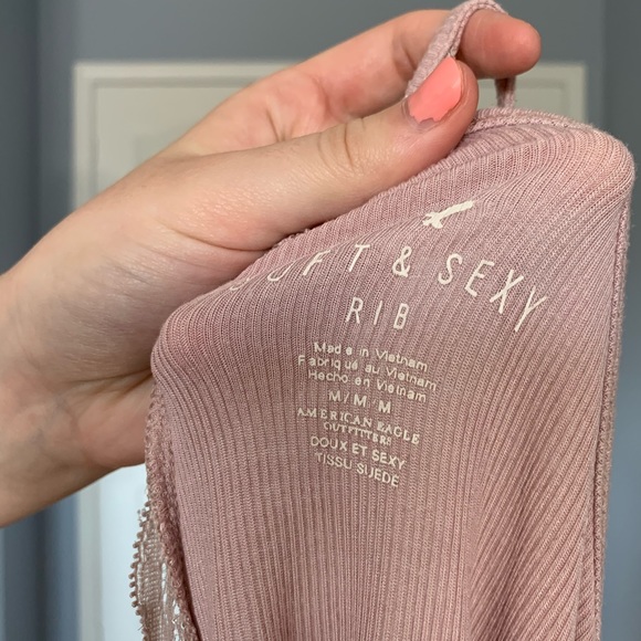 Pink lace deep v neck tank top - Picture 3 of 5